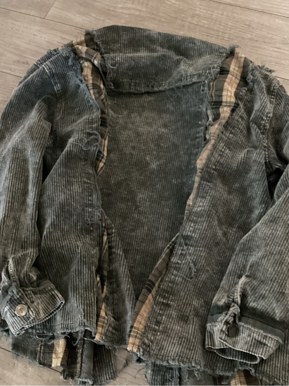 POL Washed Gray Corduroy Shirt Jacket with Patchwork - Picture 4 of 8